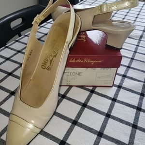 Vintage Salvatore Ferragamo womens shoe